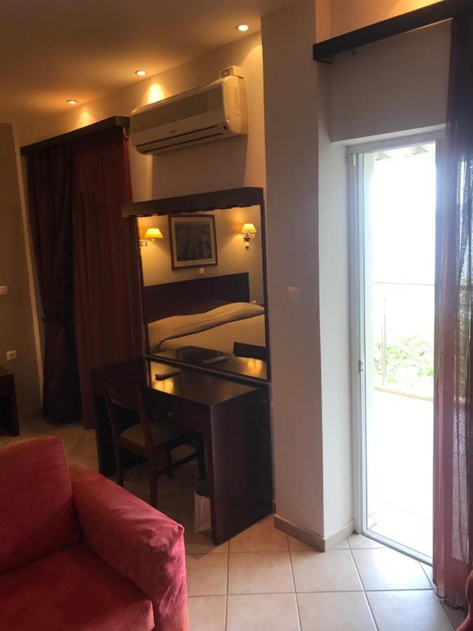 Plaza Hotel Nafpaktos Zewnętrze zdjęcie